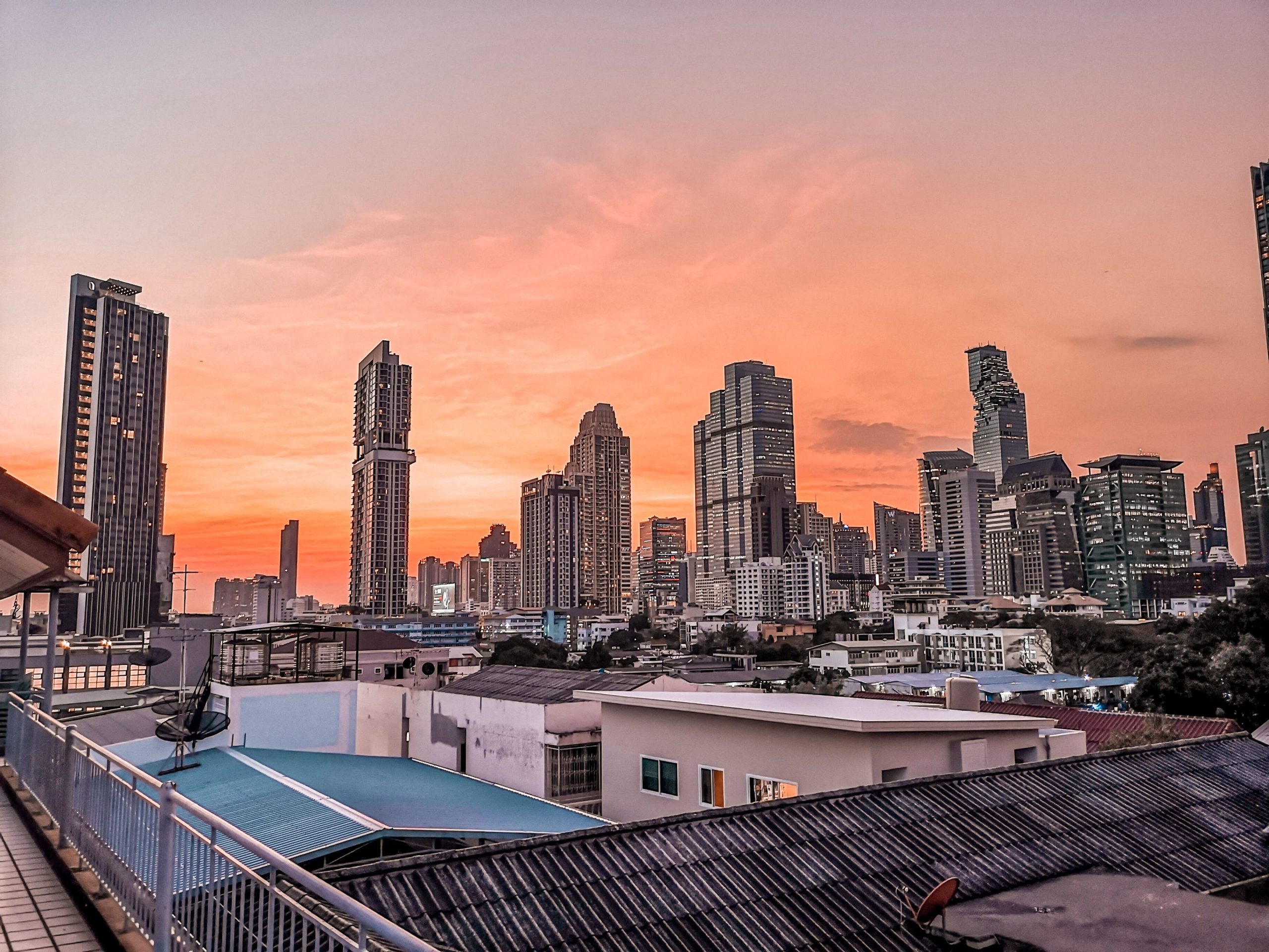 202002-bangkok-thailand-sunset-view-skyline