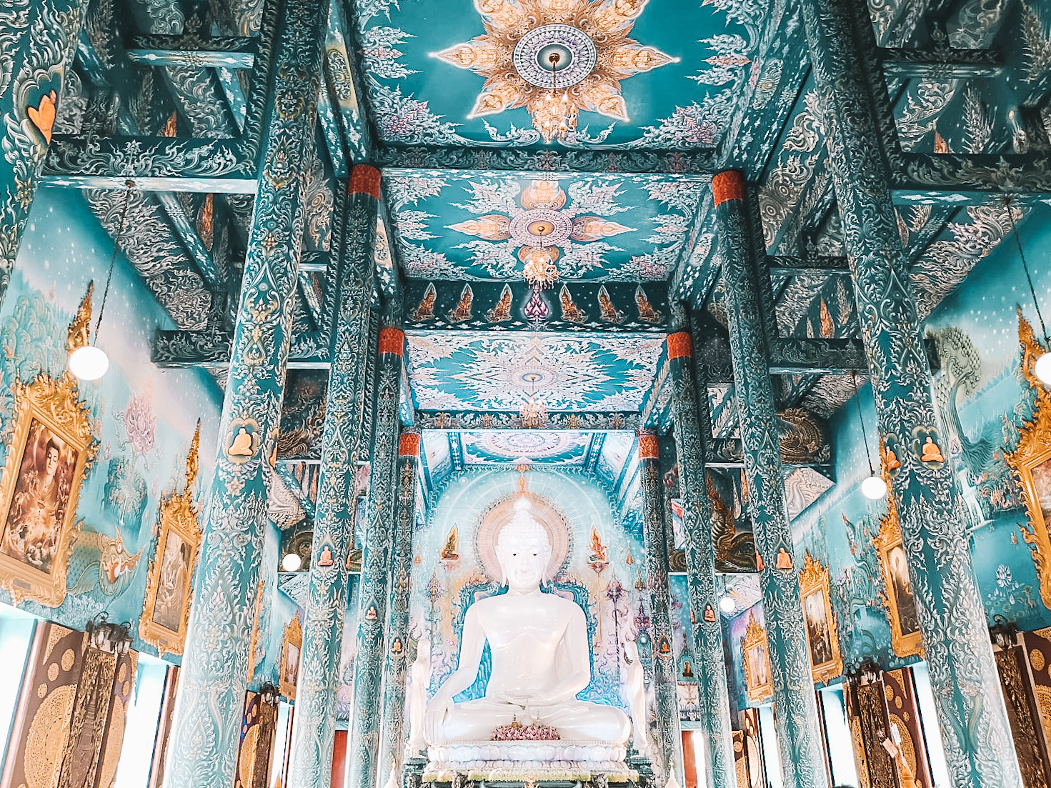 20200223-chiang-rai-thailand-blue-temple